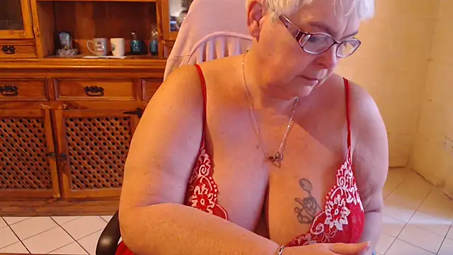 MISS LINDAH online show from 25, 2, 2025