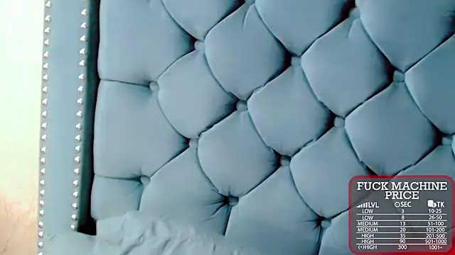 Imannejulienne online show from 10, 11, 2025