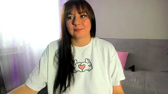 Snapshot of viki_love77 chatting on 21, 5, 2026 viki love77 online show from 21, 5, 2026