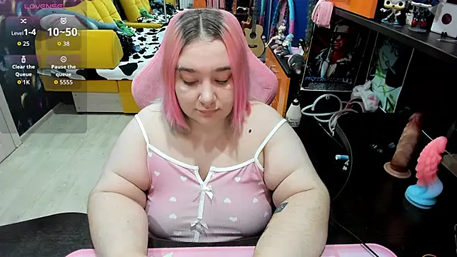 Snapshot of Softie_Sofy chatting on 6, 11, 2025 Softie Sofy online show from 6, 11, 2025