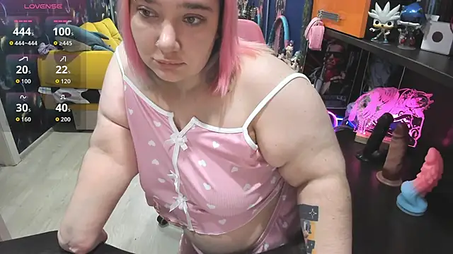 Snapshot of Softie_Sofy chatting on 9, 11, 2025 Softie Sofy online show from 9, 11, 2025