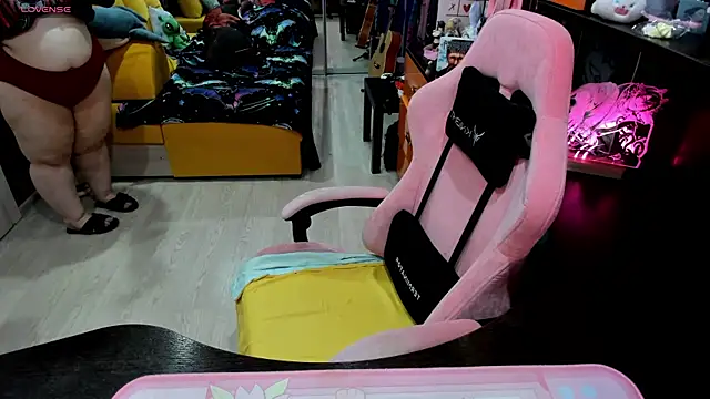 Softie Sofy online show from 7, 4, 2026