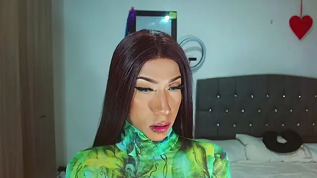 Kenisha Sweet online show from 10, 10, 2025