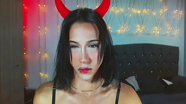 Kenisha Sweet online show from 2, 3, 2025