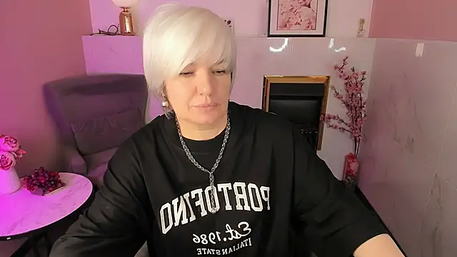 Snapshot of CarmenSoft chatting on 24, 4, 2026 CarmenSoft online show from 24, 4, 2026