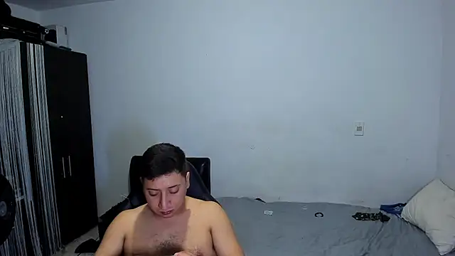 Snapshot of ares_sexxx chatting on 5, 7, 2026 ares sexxx online show from 5, 7, 2026