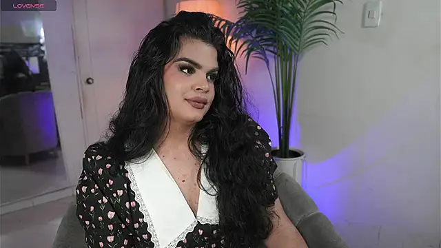 Snapshot of artechloe chatting on 10, 10, 2025 artechloe online show from 10, 10, 2025