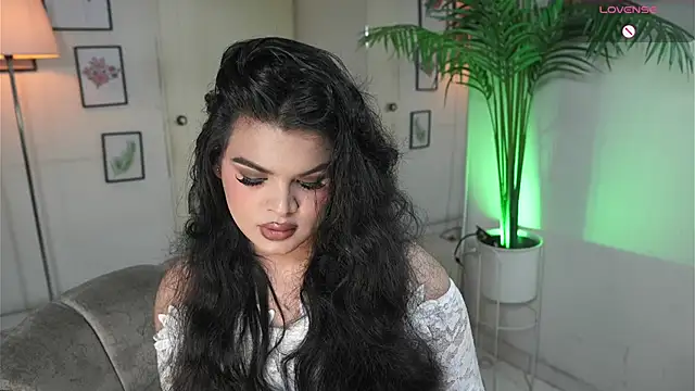 Snapshot of artechloe chatting on 15, 10, 2025 artechloe online show from 15, 10, 2025