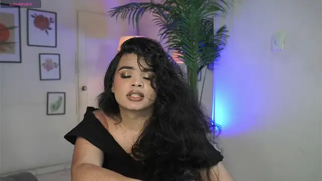 Snapshot of artechloe chatting on 12, 11, 2025 artechloe online show from 12, 11, 2025