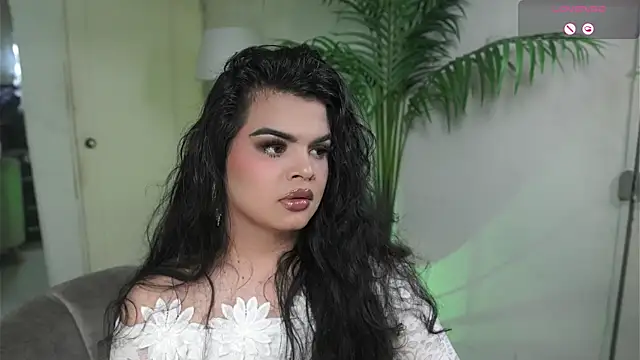 Snapshot of artechloe chatting on 8, 10, 2025 artechloe online show from 8, 10, 2025