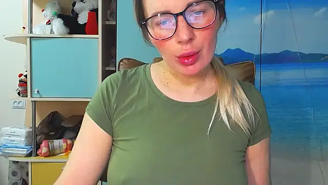 Snapshot of miaa_sunn chatting on 17, 11, 2025 miaa sunn online show from 17, 11, 2025