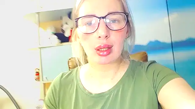 Snapshot of miaa_sunn chatting on 21, 12, 2025 miaa sunn online show from 21, 12, 2025