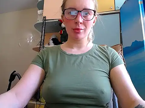 Snapshot of miaa_sunn chatting on 1, 2, 2026 miaa sunn online show from 1, 2, 2026