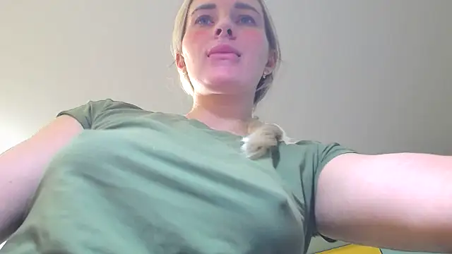 Snapshot of miaa_sunn chatting on 17, 5, 2026 miaa sunn online show from 17, 5, 2026