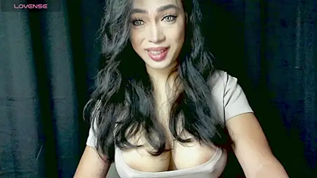 XXsexylongcockXX online show from 16, 6, 2026