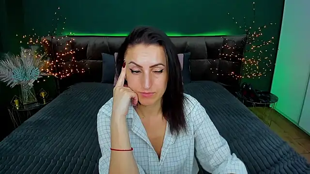 Rebecca Diamond online show from 2, 3, 2025