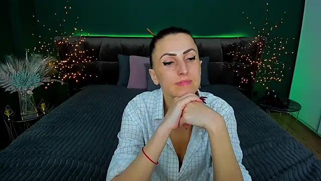 Rebecca Diamond online show from 10, 3, 2025