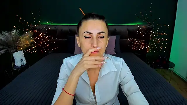 Rebecca Diamond online show from 2, 12, 2025