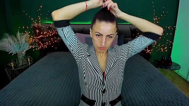 Rebecca Diamond online show from 16, 3, 2025