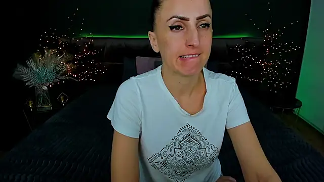Rebecca Diamond online show from 27, 2, 2025