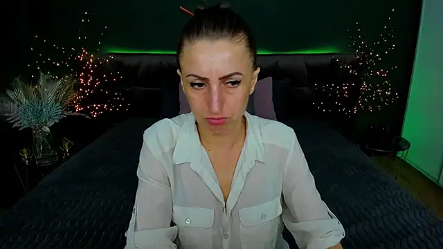 Rebecca Diamond online show from 24, 2, 2025