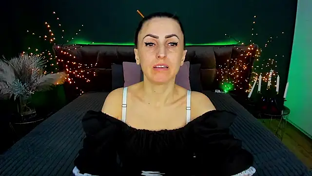 Rebecca Diamond online show from 4, 3, 2026