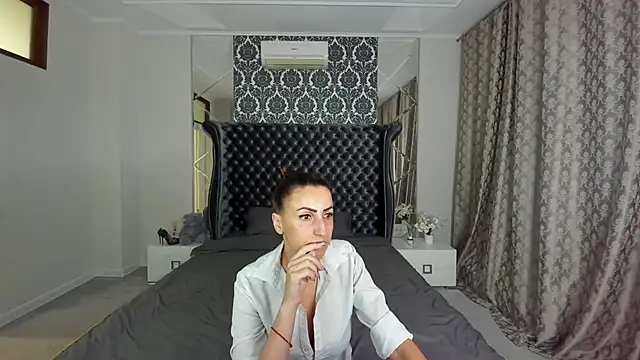 Rebecca Diamond online show from 6, 10, 2025