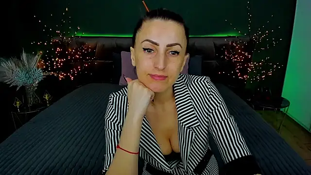 Rebecca Diamond online show from 18, 3, 2025