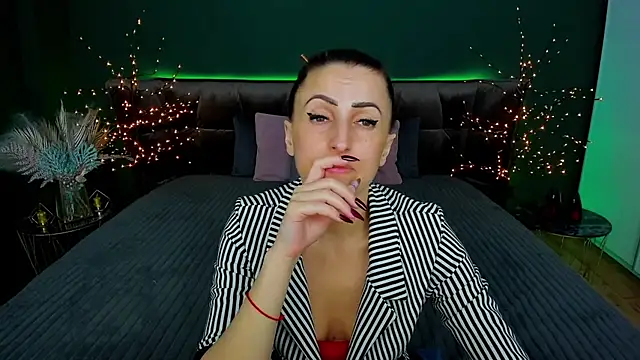 Rebecca Diamond online show from 16, 3, 2025