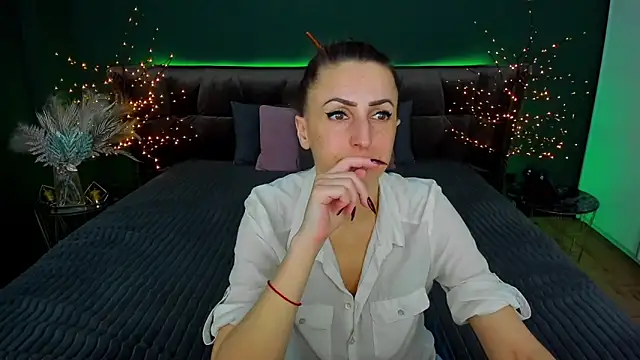 Rebecca Diamond online show from 26, 2, 2025