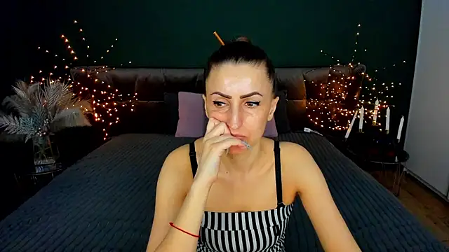 Rebecca Diamond online show from 8, 3, 2026