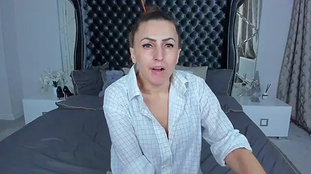 Rebecca Diamond online show from 1, 2, 2026