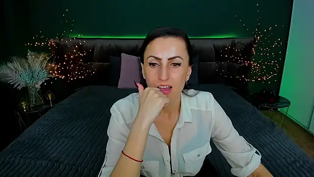 Rebecca Diamond online show from 4, 3, 2025