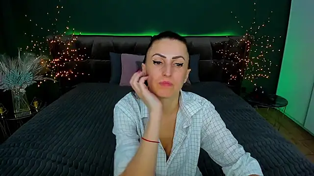 Rebecca Diamond online show from 10, 3, 2025