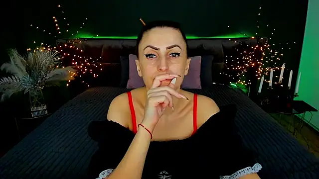 Rebecca Diamond online show from 25, 2, 2026