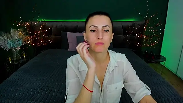 Rebecca Diamond online show from 3, 3, 2025