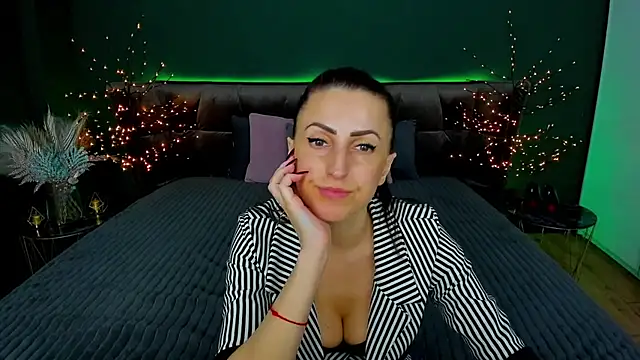 Rebecca Diamond online show from 18, 3, 2025