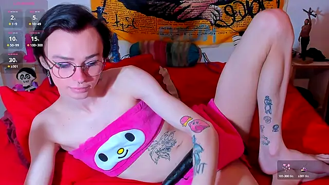 Snapshot of KatashiSenpai chatting on 27, 10, 2025 KatashiSenpai online show from 27, 10, 2025