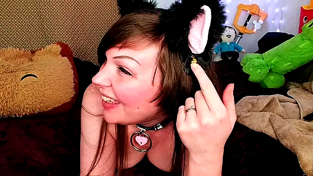 GamerGirlRoxyAndLee online show from 28, 1, 2025