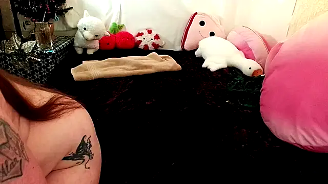 GamerGirlRoxyAndLee online show from 21, 12, 2025