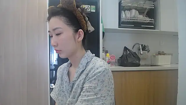 Asiagirll online show from 4, 6, 2026