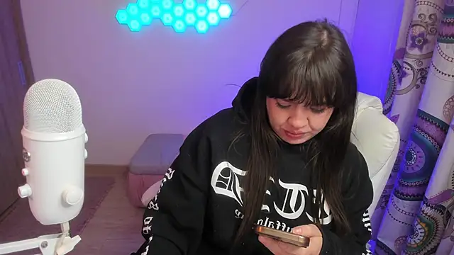 sophia grants online show from 15, 10, 2025