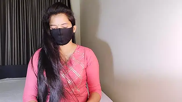 Snapshot of YourLovelyQueen chatting on 11, 2, 2025 YourLovelyQueen online show from 11, 2, 2025