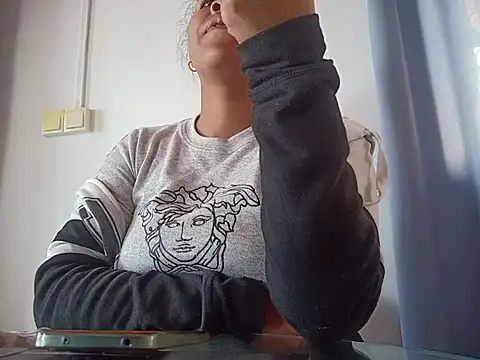 Snapshot of aleixane chatting on 9, 7, 2026 aleixane online show from 9, 7, 2026