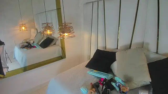 elena mature online show from 27, 3, 2026