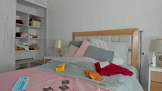 elena mature online show from 6, 11, 2025