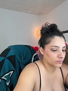 Snapshot of YummyAnna_ chatting on 6, 11, 2025 YummyAnna online show from 6, 11, 2025