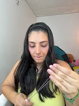 Snapshot of YummyAnna_ chatting on 14, 1, 2026 YummyAnna online show from 14, 1, 2026