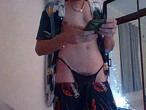 Snapshot of Rosecock69 chatting on 8, 5, 2026 Rosecock69 online show from 8, 5, 2026