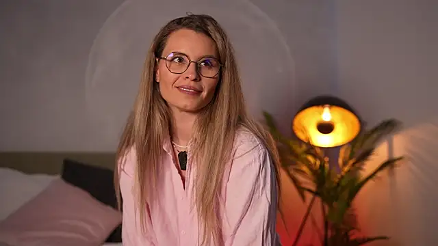 BrandyWhite online show from 21, 4, 2026